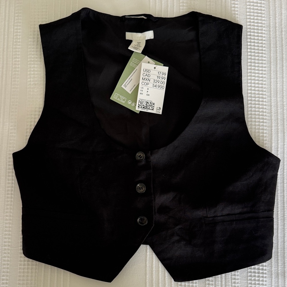 Elegant Black Sleeveless Vest